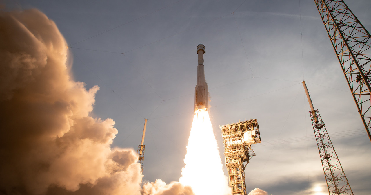 NASA poinformowała, że podczas swojej trzeciej próby kapsuła Boeing CST-100 Starliner, która wystartowała ubiegłej nocy z kosmodromu Cape Canaveral Space Force Station, w końcu osiągnęła orbitę i zmierza w stronę Międzynarodowej Stacji Kosmicznej. 
