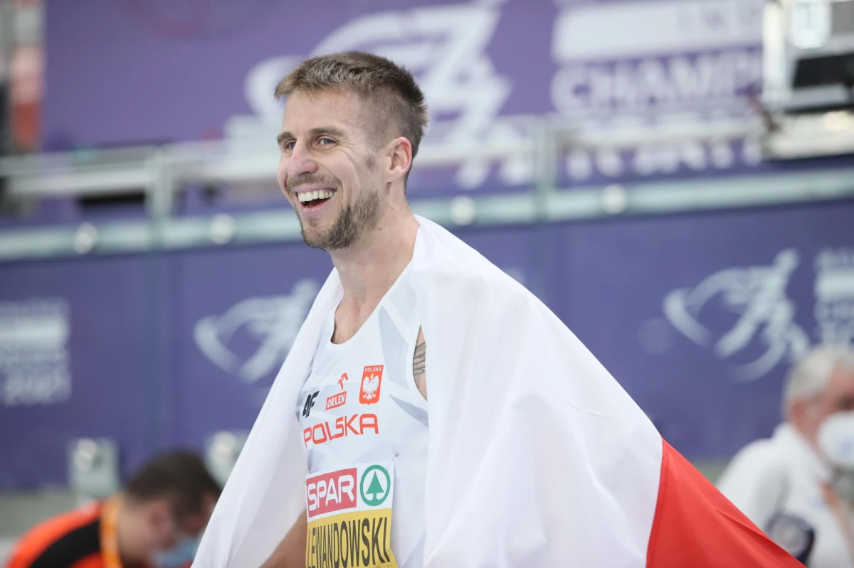 Marcin Lewandowski, medalista lekkoatletycznych mistrzostw Europy i świata, kończy karierę. "Nawet sekundy się nie zastanawiałem, bo rodzina jest priorytetem" - podkreślił 34-letni zawodnik.