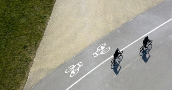 120 km velostrad, czyli szybkich, bezkolizyjnych dróg rowerowych, połączy w najbliższych latach miasta Górnośląsko-Zagłębiowskiej Metropolii (GZM). Samorządowcy z 11 gmin podpisali porozumienia o budowie czterech z ośmiu takich dróg. Inwestycje ruszą w przyszłym roku, kolejne w 2024.