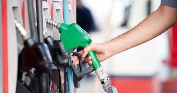 Ceny benzyny mogą w najbliższych tygodniach dalej rosnąć - oceniają w piątkowym komentarzu analitycy z BM Reflex. W przypadku diesla możliwa jest zaś kontynuacja obniżek - dodali.