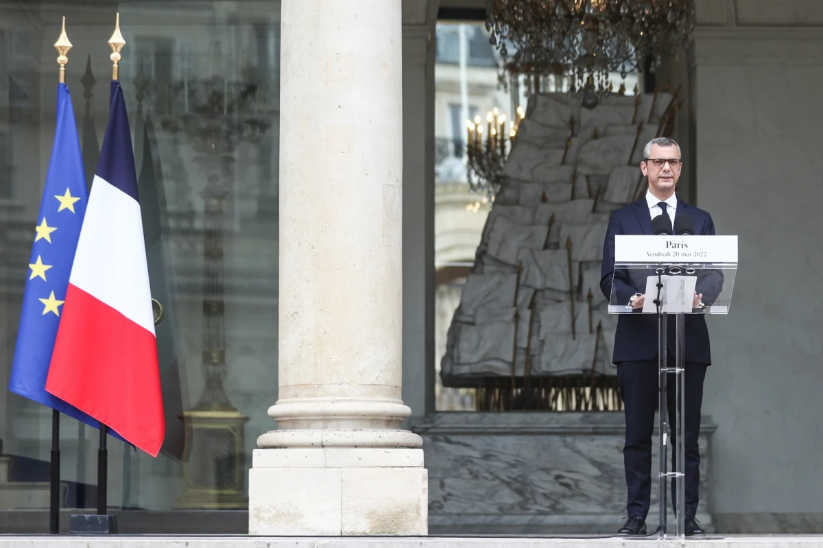 Sekretarz generalny Pałacu Elizejskiego Alexis Kohler ogłosił skład nowego rządu Francji. Nową szefową dyplomacji została obecna ambasador w Wielkiej Brytanii Catherine Colonna. W poniedziałek urząd premiera objęła Elizabeth Borne.