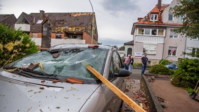 Wielu rannych, zerwane dachy. Niszczycielski orkan przeszedł przez Niemcy [FILMY]