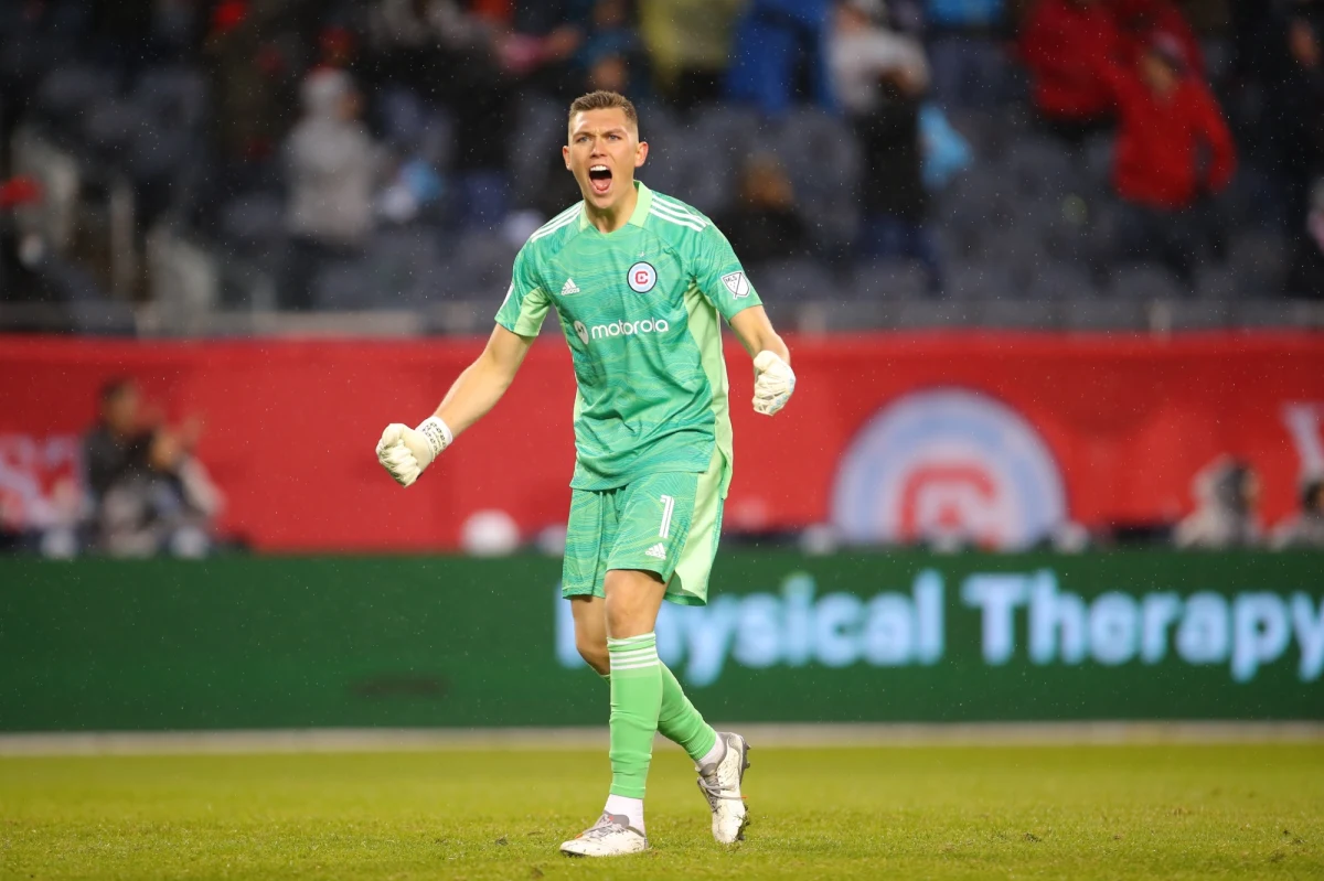 Mający polskie korzenie amerykański piłkarz Gabriel Slonina ogłosił, że nie skorzysta z powołania na czerwcowe zgrupowanie piłkarskiej reprezentacji Polski przed meczami Ligi Narodów. 18-latek zdecydował, że przyjmie ofertę od kadry USA. 