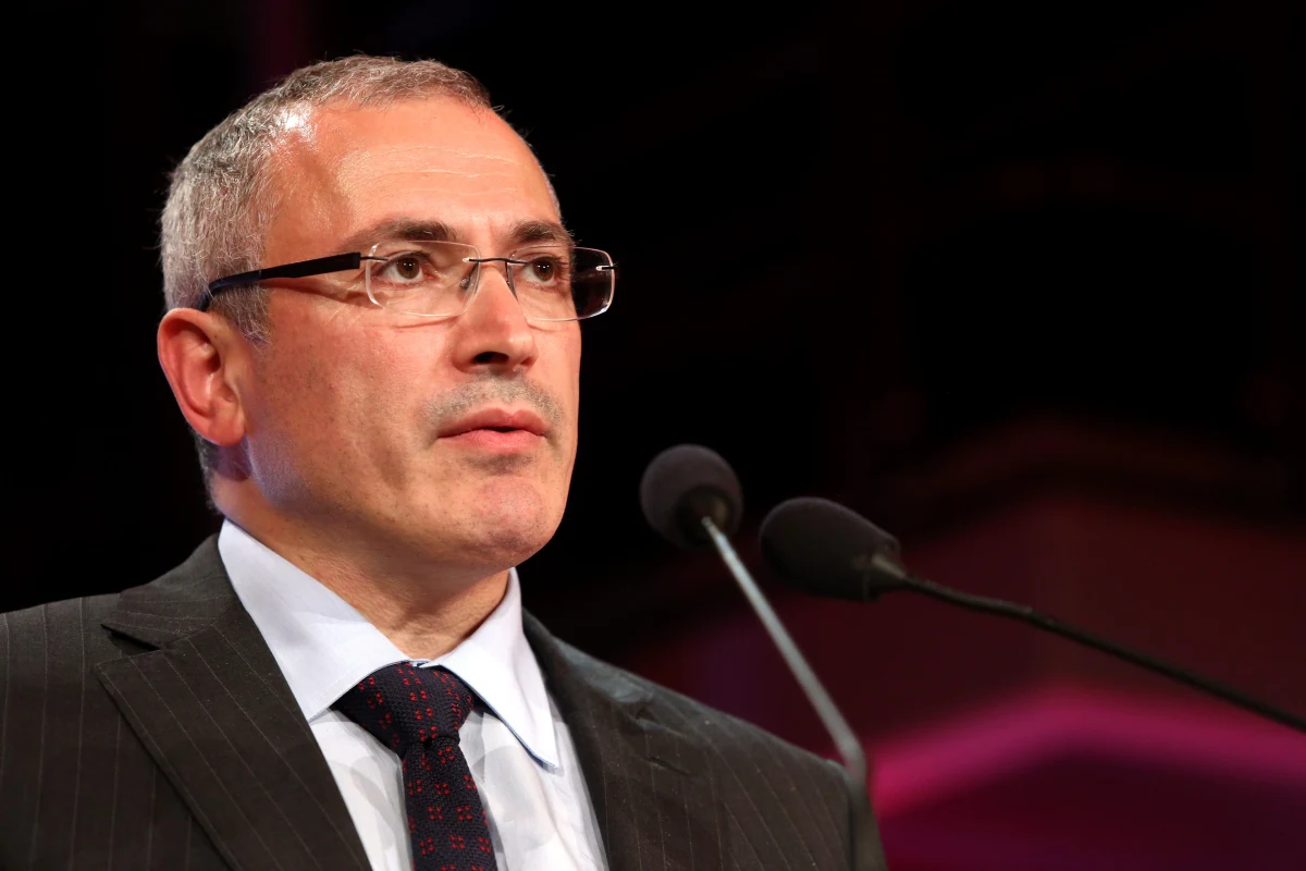 ​Jeden z najbardziej prominentnych krytyków Kremla Michaił Chodorkowski i były szachowy mistrz świata Garri Kasparow zostali uznani w Rosji za "agentów zagranicznych" - poinformowała w piątek rosyjska państwowa agencja Tass.