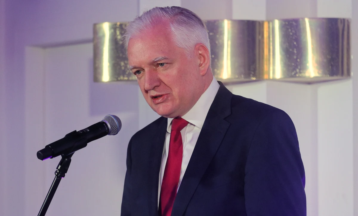 Radykalne ułatwienie dostępu do broni, dobrowolny ZUS dla małych przedsiębiorców, powiązanie oprocentowania lokat i kredytów - to m.in. propozycje programowe Porozumienia, które podczas wystąpienia na konwencji krajowej partii przedstawił jej przewodniczący Jarosław Gowin. 