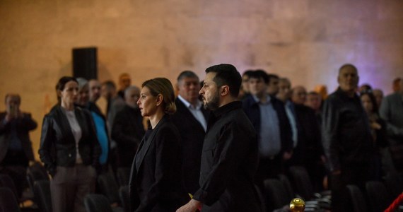 Rodzina prezydenta Ukrainy Wołodymyra Zełenskiego została rozłączona przez wojnę i czeka, żeby być z powrotem razem – powiedziała jego żona Ołena Zelenska w wywiadzie telewizyjnym w obecności męża.