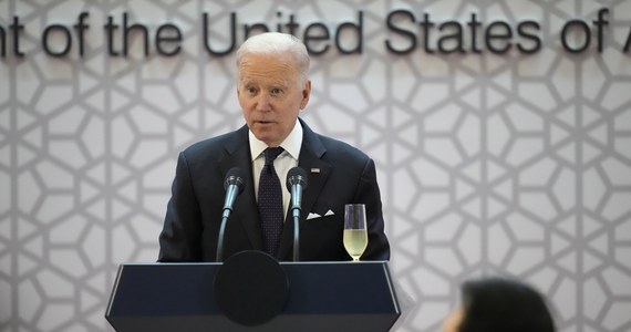 Prezydent USA Joe Biden podpisał w sobotę ustawę o nowym pakiecie pomocy dla Ukrainy o wartości 39,8 mld dolarów. Środki zostaną przeznaczone m.in. na uzbrojenie, pomoc dla uchodźców i pomoc gospodarczą - poinformował Biały Dom.