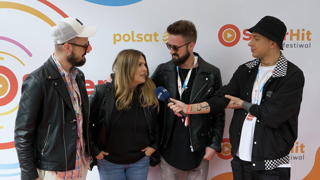 Członkowie zespołu Three of us zakończyli próby przed występem na deskach sopockiego Polsat SuperHit Festiwalu. Muzycy w wywiadzie podzielili się historią powstania grupy, oraz tym, które marzenia już zrealizowali, a do których wciąż dążą.