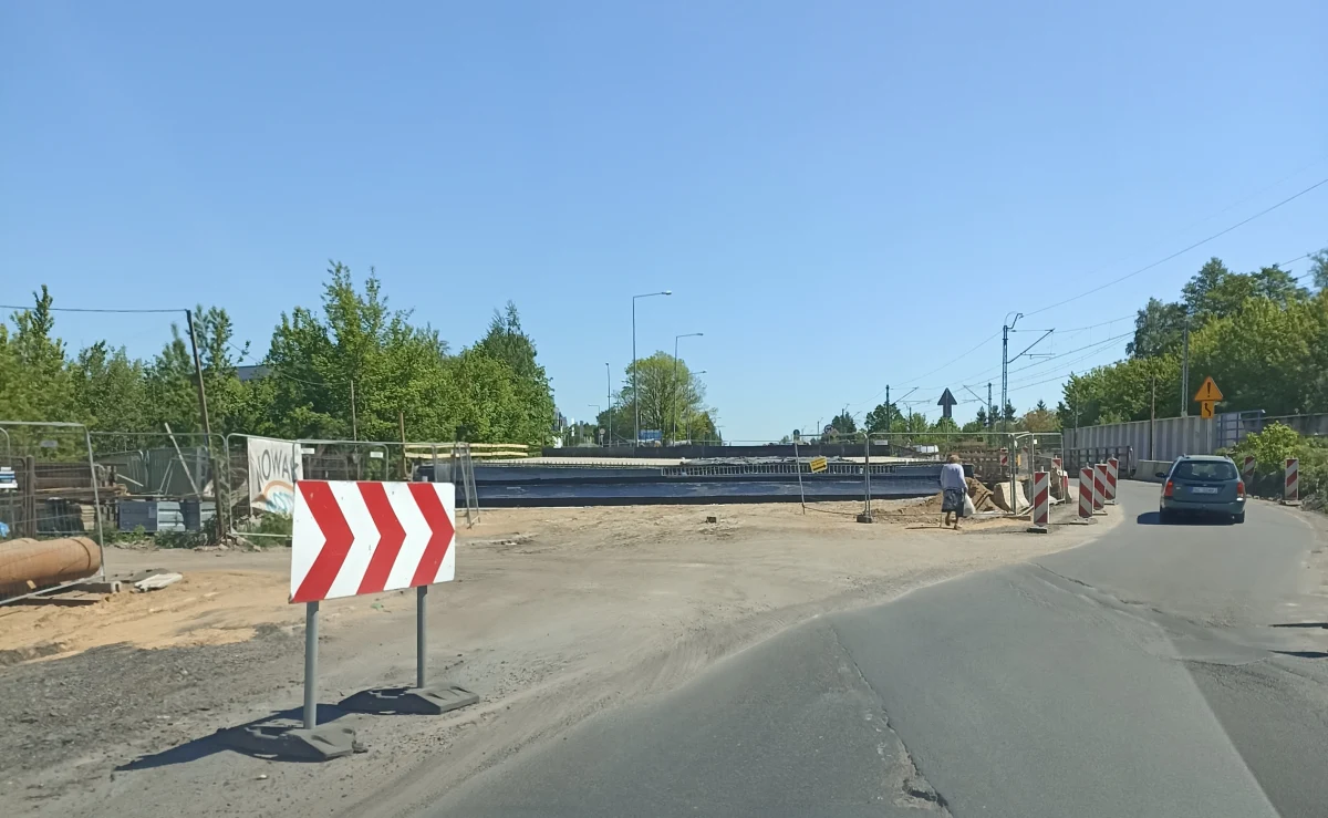 Ważna informacja dla kierowców z rejonu Częstochowy - od poniedziałku, 23 maja, będzie obowiązywałą nowa tymczasowa organizacja ruchu ulic Głównej i Przejazdowej. Ma to związek z przebudową drogi krajowej nr 46 w kierunku Opola.