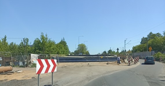 Ważna informacja dla kierowców z rejonu Częstochowy - od poniedziałku, 23 maja, będzie obowiązywałą nowa tymczasowa organizacja ruchu ulic Głównej i Przejazdowej. Ma to związek z przebudową drogi krajowej nr 46 w kierunku Opola.