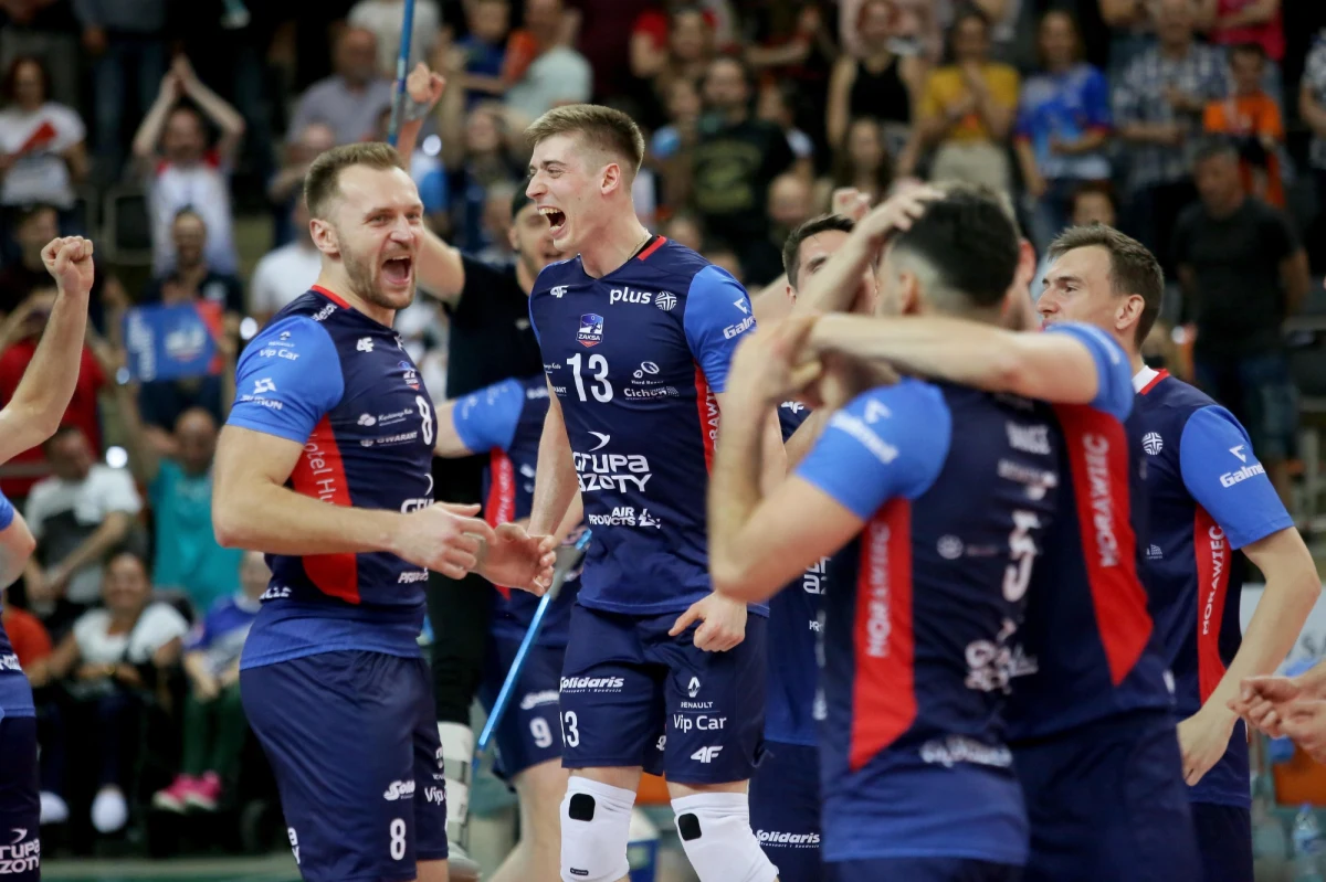 Siatkarze Grupy Azoty Kędzierzyn-Koźle w niedzielnym finale Ligi Mistrzów w Lublanie będą bronić wywalczonego rok temu tytułu. Przeciwnikiem ponownie jest włoski Itas Trentino, ale presja już większa. Początek o godzinie 21.