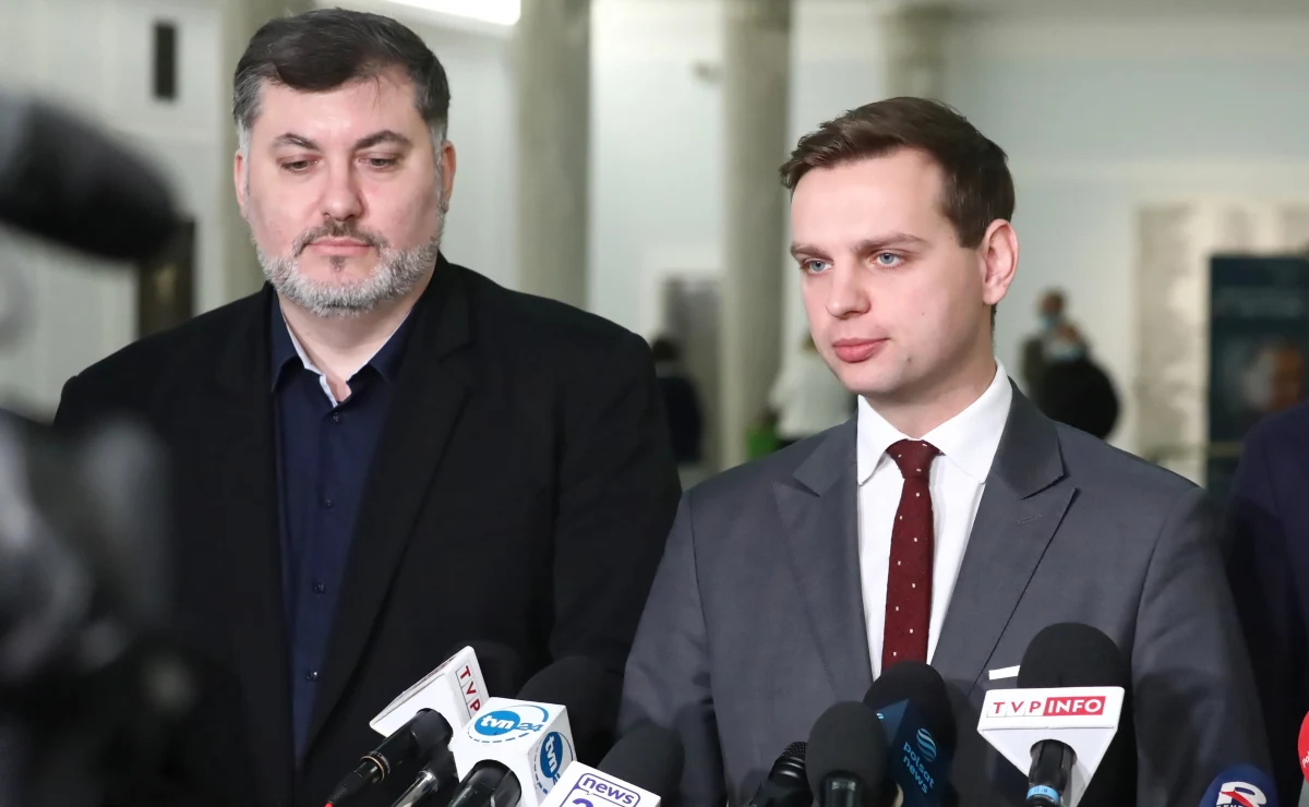 Posłowie Konfederacji utworzyli nową partię, która wejdzie w skład ugrupowania. Formację Wolnościowcy będą tworzyli posłowie Artur Dziambor, Dobromir Sośnierz, Jakub Kulesza i szef biura prasowego Konfederacji Tomasz Grabarczyk. 