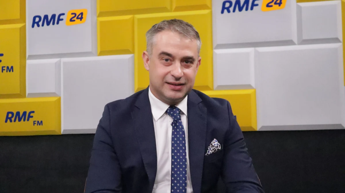 W Popołudniowej rozmowie w RMF FM Bianka Mikołajewska zapytała swojego gościa, czy odwieszenie sędziego Pawła Juszczyszyna przez Izbę Dyscyplinarną Sądu Najwyższego jest sukcesem obrońców wolnych sądów, czy też grą pozorów na potrzeby Unii Europejskiej. 