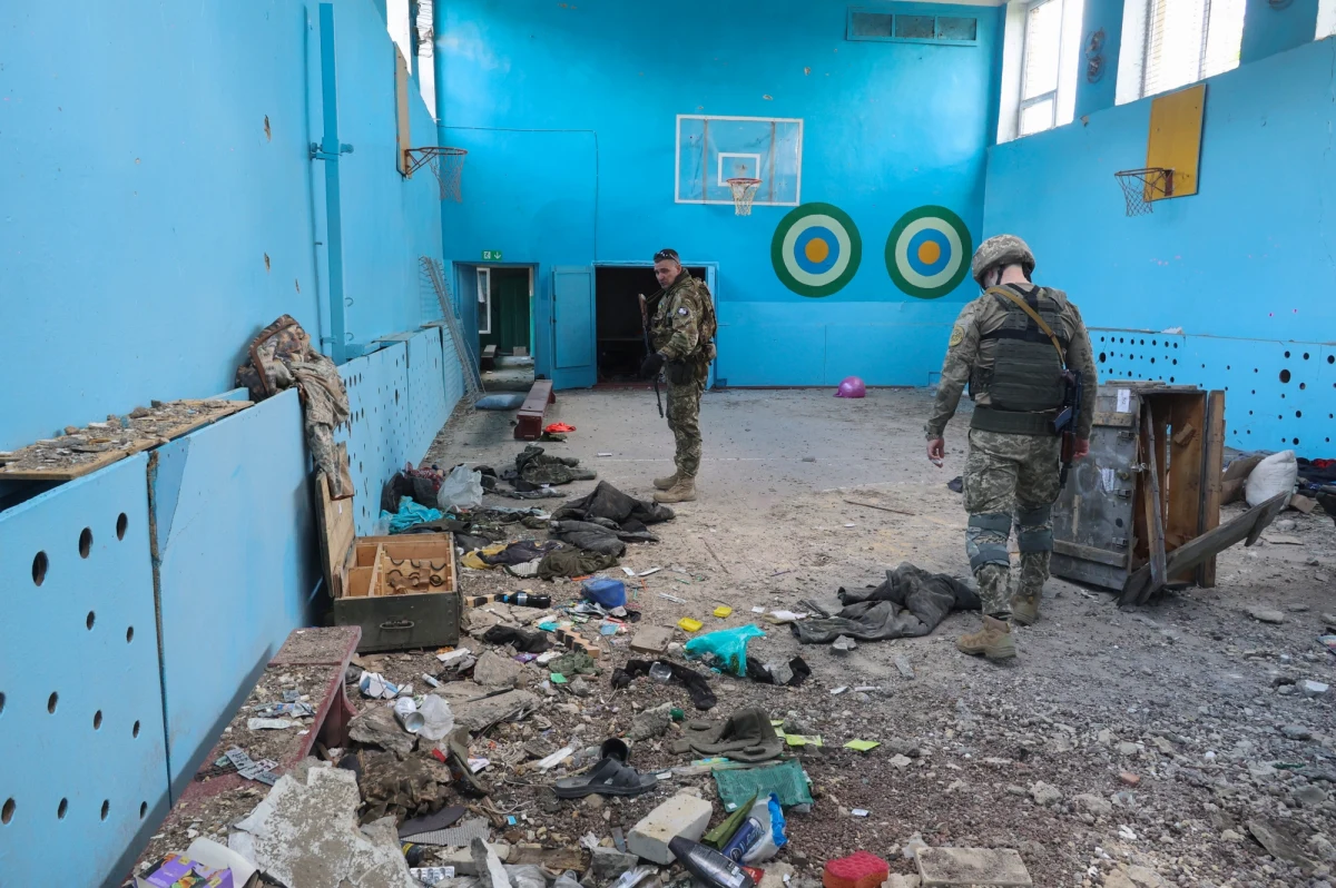 Ukraińska rzeczniczka praw człowieka Ludmyła Denisowa powiedziała w Davos, że wieś Ołeksandriwka na południu Ukrainy stała się "nową Buczą". Według niej Rosjanie gwałcili tam dzieci. Poinformowała, że niektóre ofiary tych brutalnych zbrodni zmarły.