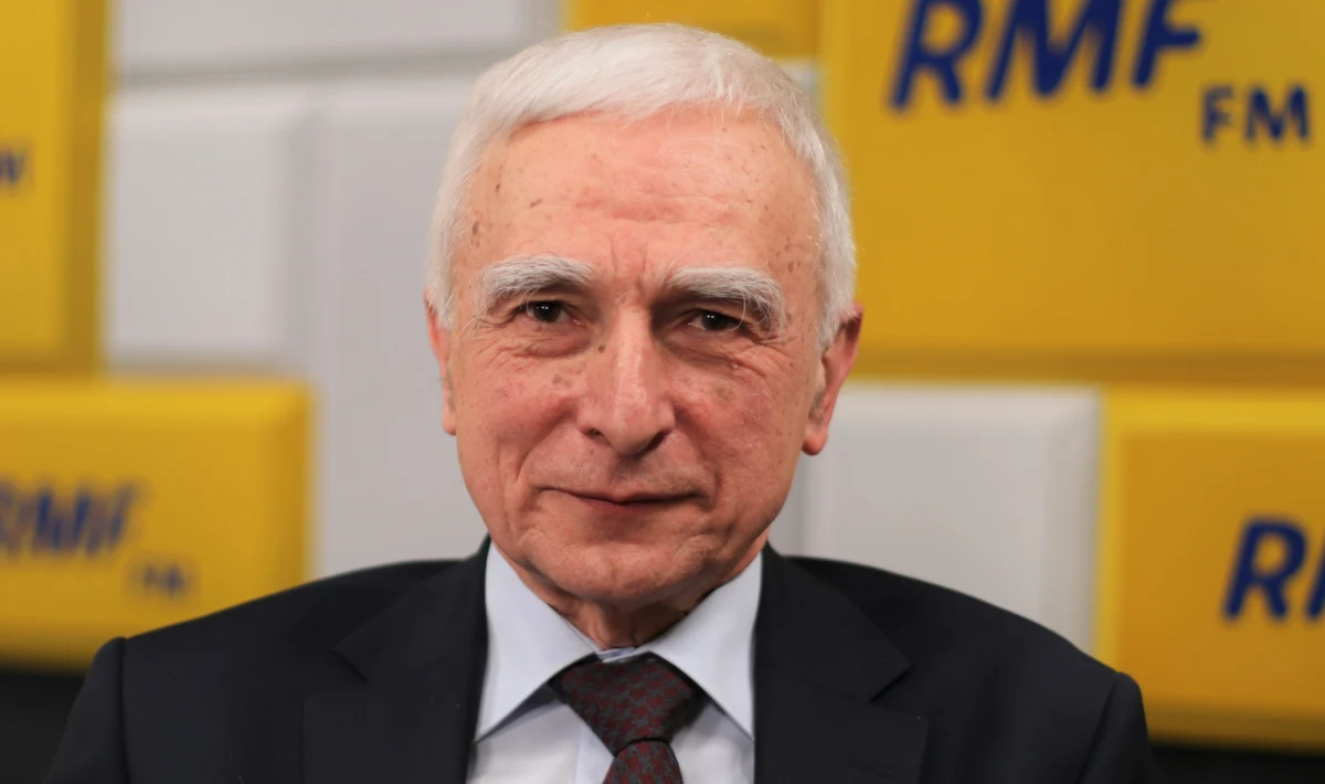 Gościem programu "7 pytań o 07:07" w Radiu RMF24 był Piotr Naimski. Bogdan Zalewski rozmawiał z pełnomocnikiem rządu ds. strategicznej infrastruktury energetycznej o gazowej przyszłości Polski i rozwiązaniu porozumień z Rosją. "Nie chodzi bezpośrednio o kwestię płatności w rublach, ale o to, żeby siać niezgodę i żeby solidarność na poziomie krajów UE była trudna do osiągnięcia" - mówił Naimski. 