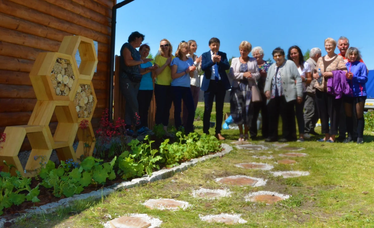 Pilotaż tworzenia ogrodów deszczowych, pomagających retencjonować wody opadowe, rozpoczął Śląski Związek Gmin i Powiatów (ŚZGiP). To jeden z pomysłów na edukowanie o problemach wynikających ze zmian klimatycznych oraz sposobach radzenia sobie z nimi – wskazuje Związek.
