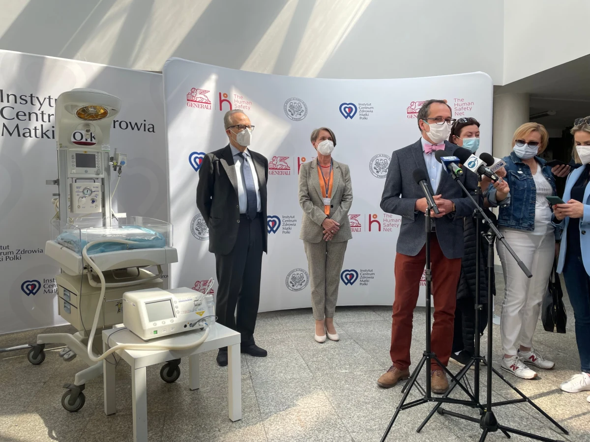 Dzieci, które rodzą się niedotlenione, można leczyć już w drodze do szpitala dzięki obniżeniu temperatury ciała. Taka procedura pozwala uniknąć nieodwracalnych uszkodzeń mózgu i tym samym poważnych konsekwencji zdrowotnych na przyszłość. 