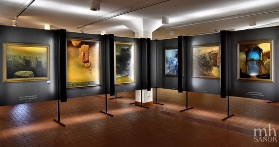 Blisko 800 tys. osób odwiedziło istniejącą od 10 lat Galerię Zdzisława Beksińskiego w Sanoku . "Dużym zainteresowaniem zwiedzających cieszy się malarstwo artysty" - powiedział dyrektor sanockiego muzeum, dr Jarosław Serafin.