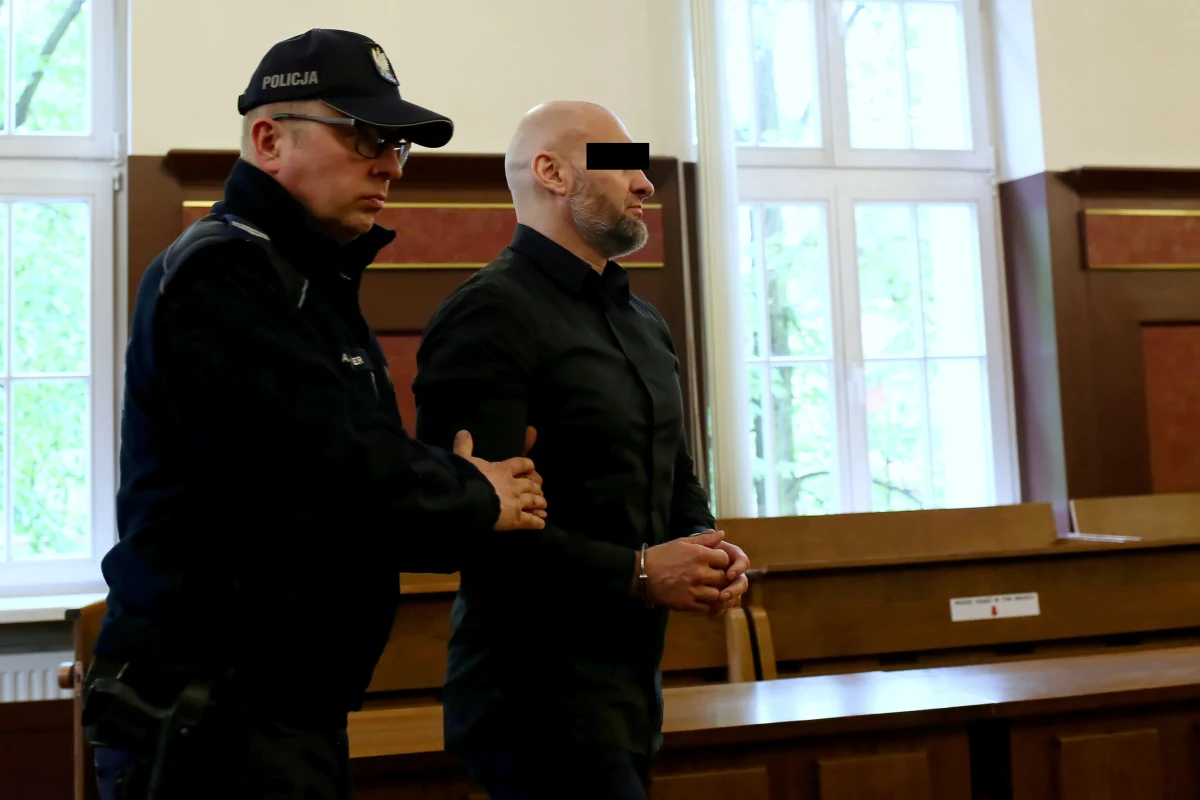 Sąd Apelacyjny w Katowicach uchylił wyrok uniewinniający uważanego za lidera gangu pseudokibiców Ruchu Chorzów - Psycho Fans Macieja M., oskarżonego m.in. o nakłanianie do zabójstwa prokuratora. Sprawa ta będzie ponownie rozpoznawana.

