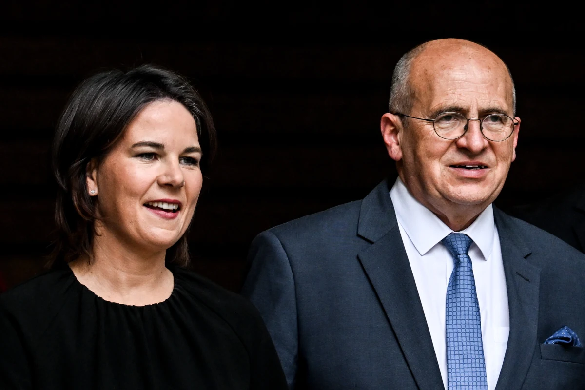 "Niemcy powinny podjąć się wiodącej roli w budowie systemu bezpieczeństwa i obrony pokoju" - powiedział minister spraw zagranicznych RP Zbigniew Rau w Berlinie podczas wspólnej konferencji prasowej z szefową niemieckiego MSZ Annaleną Baerbock. Spotkali się oni na dwustronnych konsultacjach. "Wiarygodne Niemcy są Europie niezbędne" - mówił Rau.