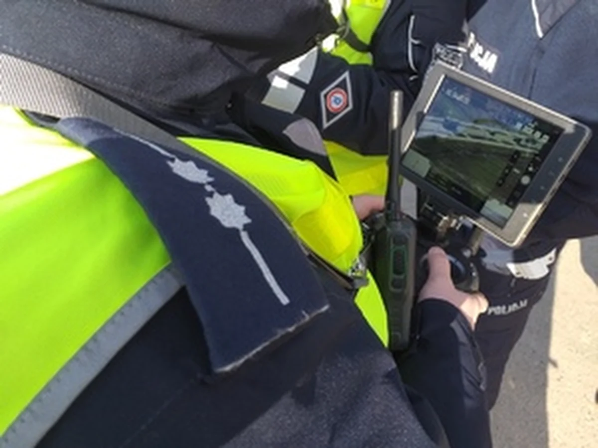 Lubelscy policjanci będą dziś patrolować największe skrzyżowania w mieście, miejsca, gdzie dochodzi do wypadków drogowych i przejścia dla pieszych korzystając z drona.


