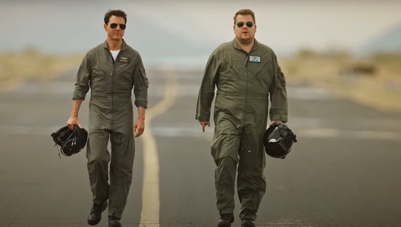 Kiedy spotykają się Tom Cruise i James Corden, nie ma miękkiej gry. W 2018 roku podczas promocji szóstego filmu z serii "Mission: Impossible", wspólnie wykonali skok spadochronowy. Teraz, w związku z premierą "Top Gun: Maverick", aktor zabrał gospodarza talk-show na przelot dwoma myśliwcami, które pilotował.