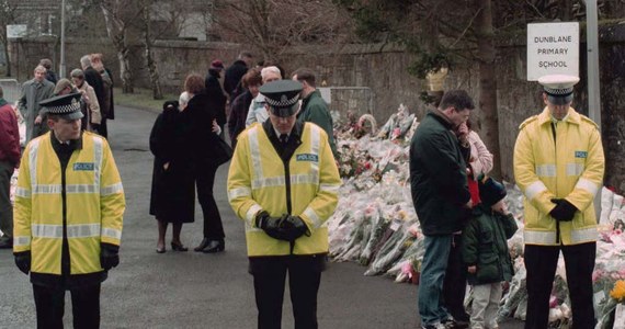 Tylko radykalna zmiana prawa może zapobiec masakrom z użyciem broni palnej – zaznaczają  brytyjscy komentatorzy, powołując się na incydent do którego doszło na Wsypach w 1996 roku. Ofiarami również były małe dzieci. 