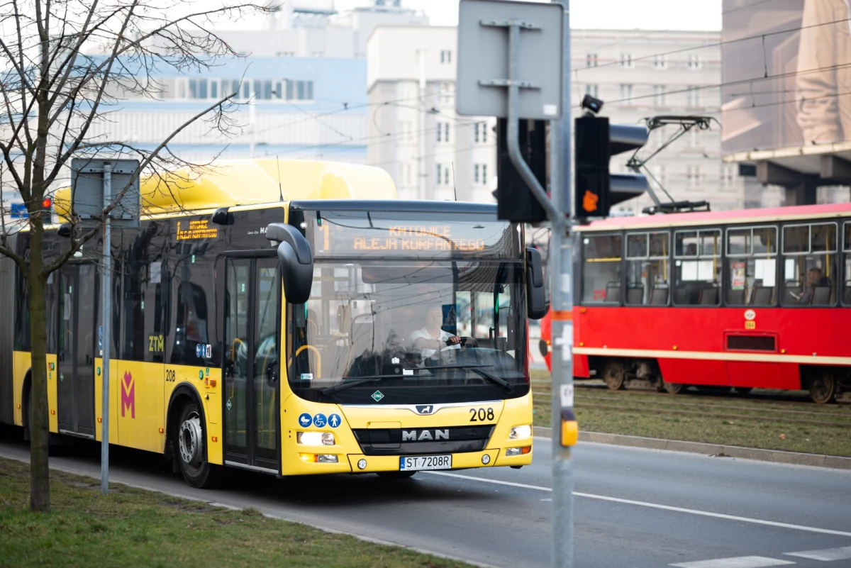 System liczący pasażerów komunikacji miejskiej buduje Górnośląsko-Zagłębiowska Metropolia. Rozwiązanie to ma poprawić organizację komunikacji i przejrzystość rozliczeń przy jej finansowaniu. Obecnie trwa montaż systemu centralnego i integracja z nim bramek liczących.

