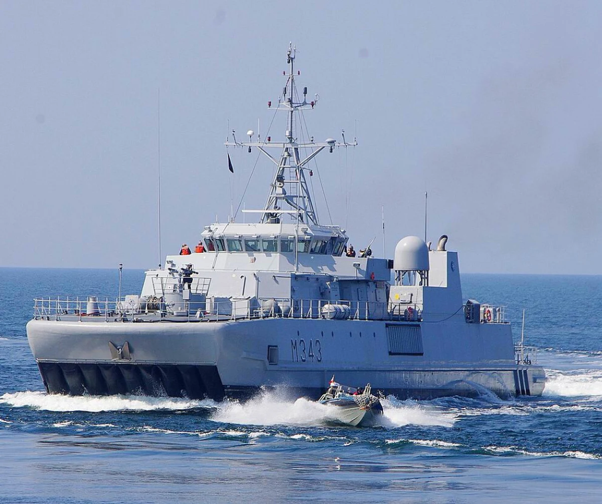 3 niszczyciele i jeden stawiacz min wpłyną do portu w Szczecinie. Zaplanowana na czwartek, 26 maja, obecność okrętów NATO ma związek z zapewnieniem bezpieczeństwa żeglugi. Okręty pozostaną w Szczecinie do poniedziałku.