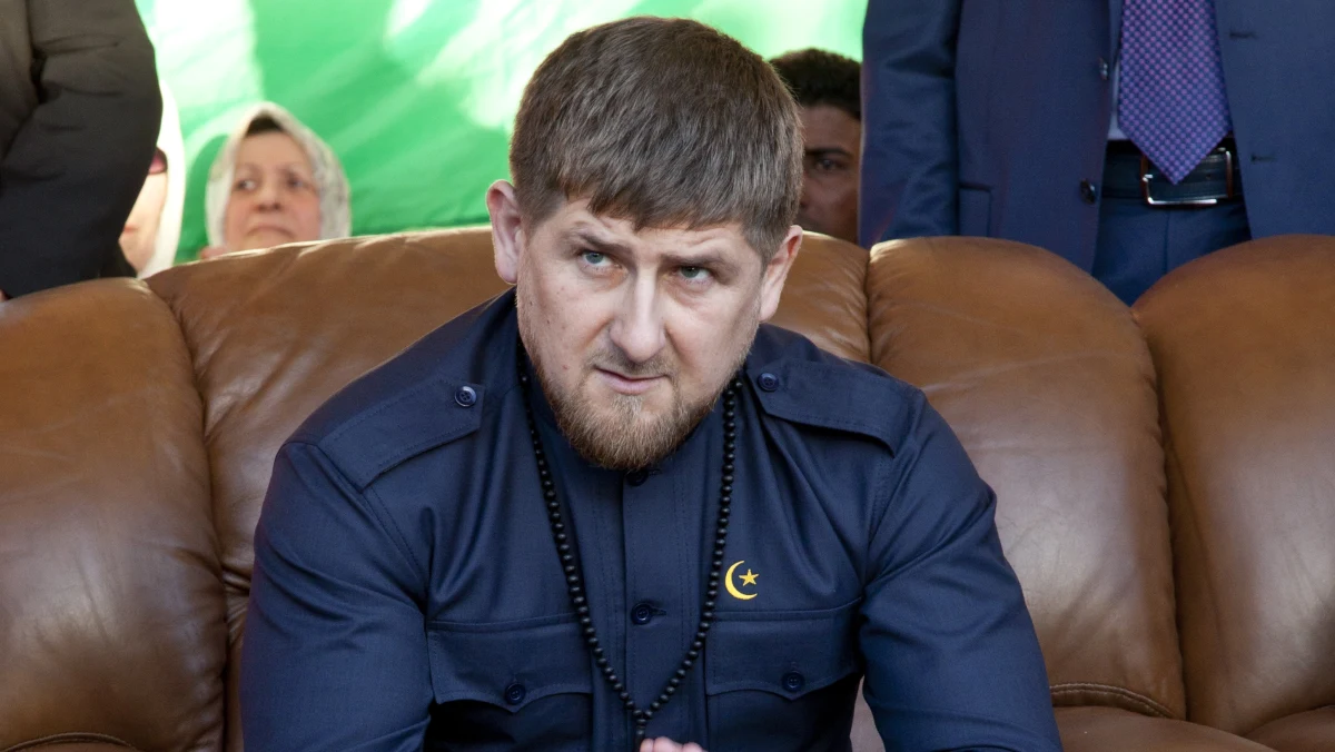 ​Szef Czeczenii Ramzan Kadyrow zażądał od Polski przeprosin za oblanie farbą rosyjskiego ambasadora Siergieja Andriejewa. Ostrzegł, że tej sprawy "tak po prostu nie zostawi".