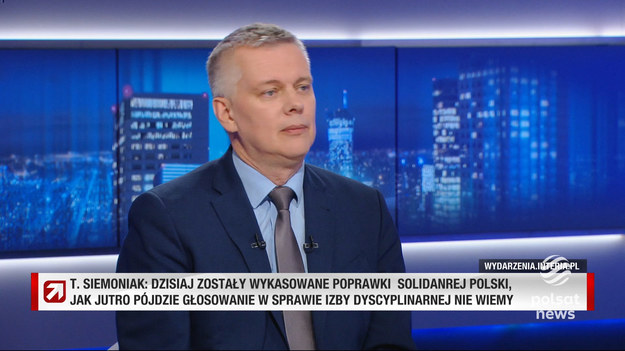 Siemoniak odniósł się do sytuacji w Ukrainie. - Źle widzę przyszłość. Rosjanie stosują taktykę spalonej ziemi. Brak jest perspektyw na jakiekolwiek porozumienie, chociażby dotyczące zawieszenia broni - powiedział.