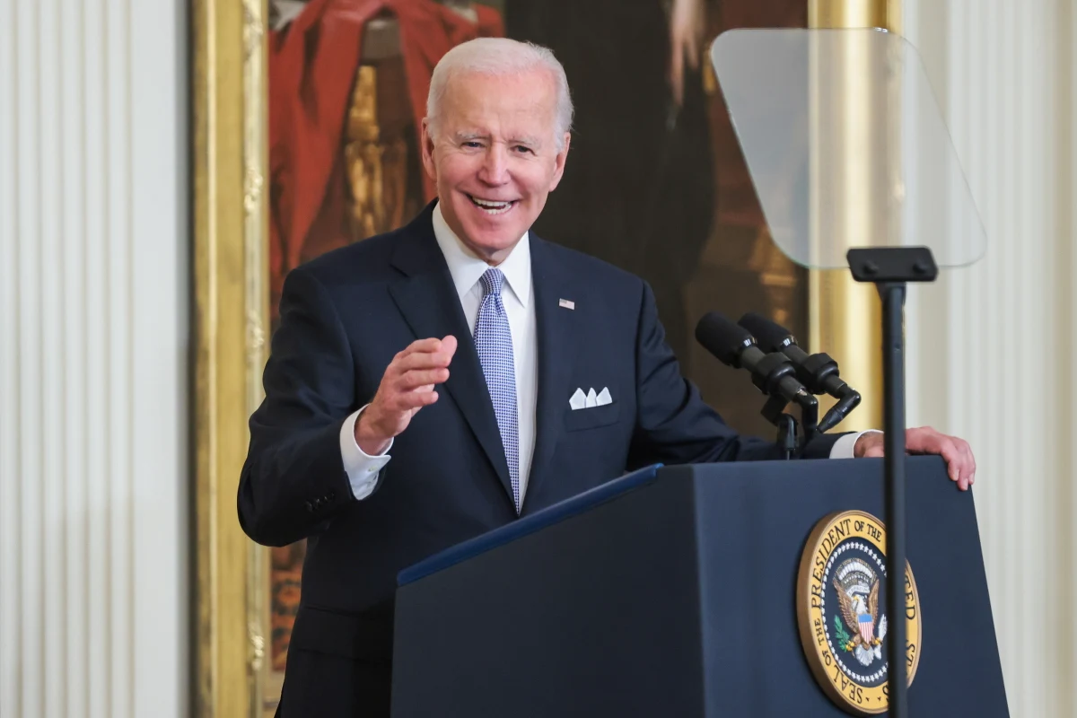 Prezydent USA Joe Biden podpisał w środę rozporządzenie wykonawcze, wprowadzające reformy w policji federalnej. Wcześniej utknęły one w Kongresie. Funkcjonariusze znacznie rzadziej będą mogli używać siły.