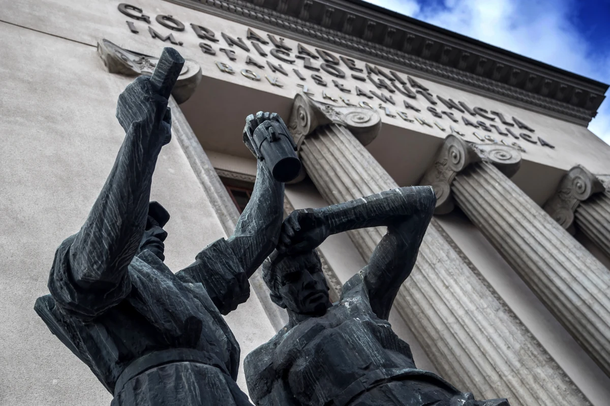 ​Studenci AGH w Krakowie opracowują spersonalizowaną stopę protezową przeznaczoną do wspinaczki ściankowej. Rozwiązanie jest odpowiedzią na potrzeby studenta uczelni Kamila Warchoła, który po amputacji stopy posługuje się protezą, ale nie pozwala ona na uprawianie ulubionej dyscypliny sportowej.