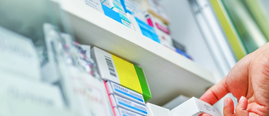 Błąd w wyliczeniu liczby chorych na mukowiscydozę, którzy kwalifikują się do refundowanej terapii, to powód dramatu pacjentów z tą chorobą w Małopolsce. Przypomnijmy, mimo obietnic Ministerstwa Zdrowia, Małopolski Oddział NFZ odmówił finansowania nowej terapii pacjentom Instytutu Gruźlicy i Chorób Płuc w Rabce Zdroju. Tam leczony jest co piąty chory na mukowiscydozę w Polsce. 