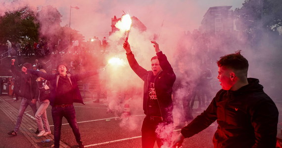 Fani Feyenoordu dali o sobie znać po porażce holenderskiego klubu 0-1 z AS Roma w finale Ligi Konferencji. ​Po zamieszkach w Rotterdamie policja aresztowała w nocy ze środy na czwartek 72 osoby.