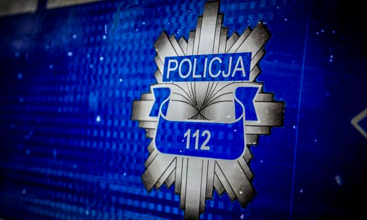 Dzięki reakcji sąsiada 80-letnia mieszkanka Piotrkowa Trybunalskiego nie straciła oszczędności życia, które próbowali wyłudzić od niej oszuści.

