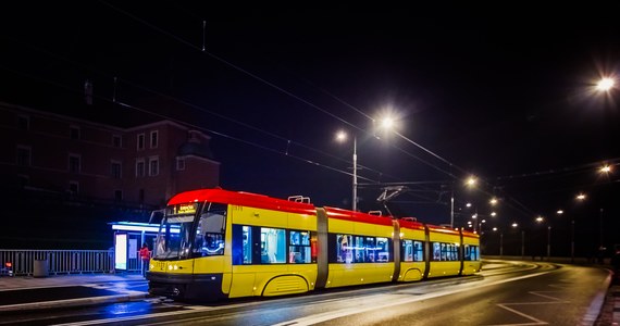 W weekend, 28-29 maja odbędzie się remont torowiska na ul. Woronicza przy skrzyżowaniu z ul. Puławską. To oznacza zmiany tras tramwajowych oraz utrudnienia dla kierowców.