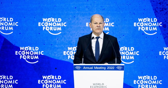 Władimir Putin chce powrócić do porządku świata, w którym najsilniejsi dyktują, co jest słuszne - mówił w Davos kanclerz Niemiec, Olaf Scholz. Jak zaznaczył, Putinowi "nie udało się osiągnąć wszystkich założonych celów strategicznych" w wojnie w Ukrainie.