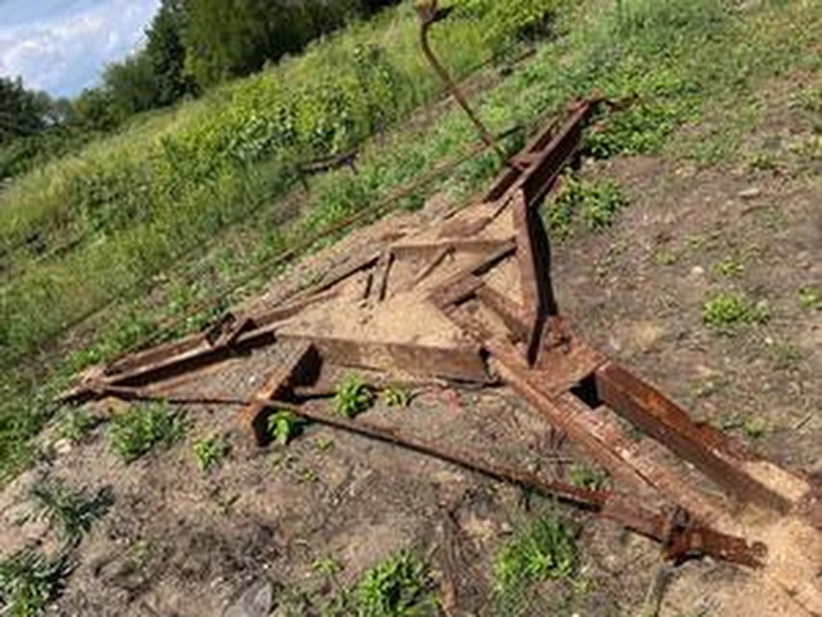 Podstawę działa fortecznego, które podczas II wojny światowej, miało służyć do obrony rozjazdów i zwodzonego mostu kolejowego w Szczecinie-Podjuchach odnaleziono podczas prac remontowych. Rzadki zabytek techniki został uratowany.

