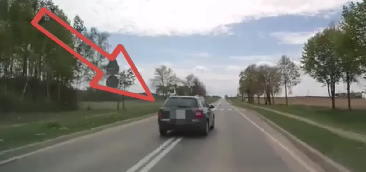 1500 zł mandatu oraz 10 pkt karnych - to kara dla 39-latki z powiatu węgrowskiego, która w powiecie ostrowskim na Mazowszu wyprzedzała na podwójnej ciągłej i tuż przed przejściem dla pieszych. Jej niebezpieczne zachowanie nagrał inny kierowca. 