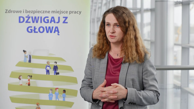 Problemy mięśniowo-szkieletowe związane z pracą są problemem cywilizacyjnym. Występują bardzo często i dlatego właśnie Europejska Agencja Bezpieczeństwa i Zdrowia w Pracy prowadzi kampanię informacyjną poświęconą zaburzeniom mięśniowo-szkieletowym związanym z pracą. W Polsce w 2021 roku Zakład Ubezpieczeń Społecznych oszacował, że problemy z kręgosłupem i pokrewne były przyczyną ponad 16% absencji w pracy. Te zwolnienia są często długotrwałe, a same problemy mięśniowo-szkieletowe są także związane z rehabilitacją i leczeniem. Stanowi to znaczące obciążenie dla systemu ubezpieczeń społecznych.