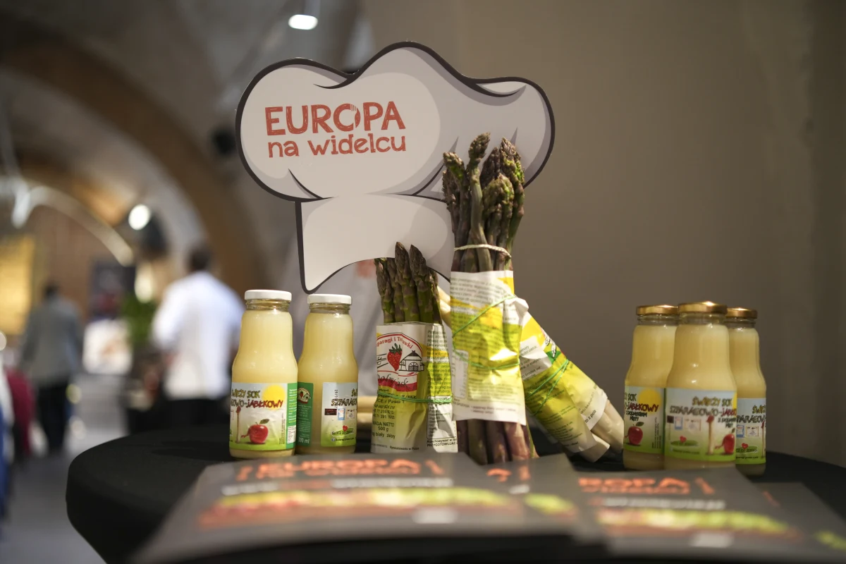 Po dwóch latach przerwy związanej z pandemią na wrocławski Rynek powraca kulinarny festiwal „Europa na widelcu”. Wydarzenie potrwa od 27 maja do 5 czerwca. Finał obchodów – europejska biesiada – odbędzie się w sobotę, 4 czerwca.