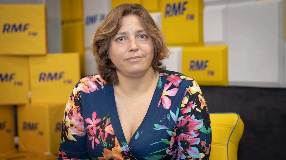 "Nasza gospodarka przez ostatnie 3-4 lata nie 'jedzie' na paliwie z eksportu netto, z inwestycji, tylko na paliwie z konsumpcji. I to paliwo działa tylko jeśli będziemy dalej "dosypywać" pieniędzy gospodarstwom domowych. W momencie gdyby rząd przestałby "dosypywać" gospodarstwom domowym pieniędzy, przestałaby być taka presja inflacyjna i łatwiej byłoby prowadzić politykę pieniężną" - powiedziała prof. Joanna Tyrowicz, która była gościem Marka Tejchmana w Popołudniowej rozmowie w RMF FM.