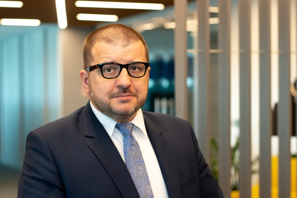 „Wszystkie stresy związane z początkiem maja są już za nami. Jesteśmy optymistami. Myślę, że – jeżeli się nie wydarzy nic nieprzewidywalnego – nie będzie problemu z wylotem na wakacje” – mówił w Rozmowie w południe w RMF FM wiceprzewodniczący Związku Zawodowego Kontrolerów Ruchu Lotniczego, Andrzej Fenrych. Gość Pawła Balinowskiego komentował w ten sposób piątkowy komunikat o wstępnym porozumieniu między PAŻP i ZZKRL.