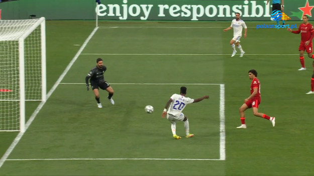 Vinicius Junior strzelił pierwszego gola na Stade de France w finale Ligi Mistrzów pomiędzy Liverpoolem a Realem Madryt. Zobacz tę bramkę.

SKŁADY:
Liverpool: Alisson – Alexander-Arnold, Konaté, van Dijk, Robertson – J. Henderson (kapitan), Fabinho, Alcántara – Salah, Mané, L. Díaz.
Rezerwowi: Kelleher – Milner, Keïta, Firmino, Gomez, Oxlade-Chamberlain, C. Jones, Minamino, Jota, Tsimikas, Matip, Elliott.
Trener: Juergen Klopp

Real Madryt: Courtois – Carvajal, Militao, Alaba, F. Mendy – Modrić, Casemiro, Kroos – Valverde, Benzema (kapitan), Vinícius Júnior.
Rezerwowi: Lunin – Nacho, E. Hazard, Asensio, Marcelo, Vázquez, Bale, Ceballos, Rodrygo, Isco, M. Díaz, Camavinga.
Trener: Carlo Ancelotti
