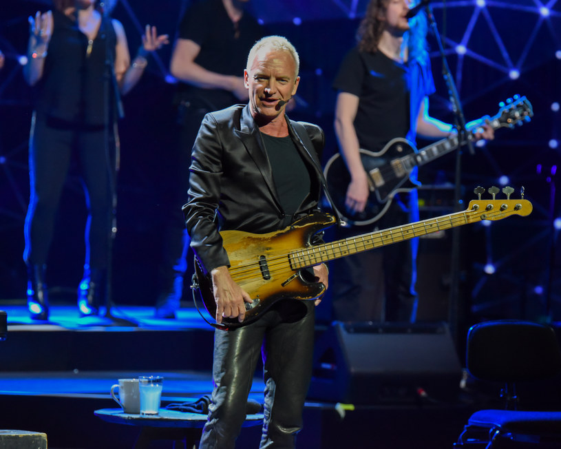 Sting miał wystąpić podczas gali Wiktorów w Telewizji Polskiej, jednak szybko okazało się, że muzyk jednak nie pojawi się na scenie. W oficjalnym oświadczeniu jego wytwórni napisano, że plany artysty uległy zmianom. Teraz pojawiły się nowe informacje. 