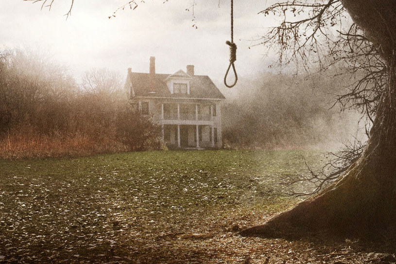 Arnold Estate, nawiedzony dom w pobliżu Burrillville, który stał się inspiracją dla twórców horroru “Obecność" zmienił właściciela. Za ponad 1,5 miliona dolarów kupiła go właścicielka firmy deweloperskiej z Bostonu.