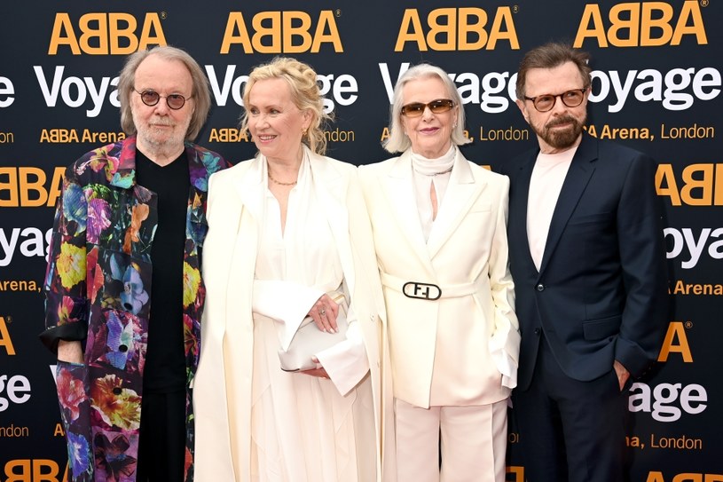 Szwedzki zespół ABBA, który swoimi przebojami podbił cały świat, powrócił na scenę po 40 latach. Z tym, że... zamiast prawdziwych muzyków na scenie występują hologramy. Jak prezentuje się widowisko?