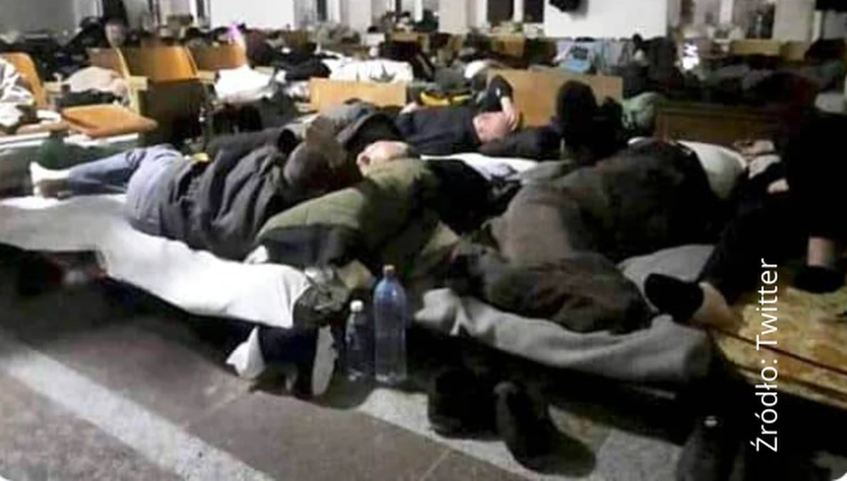 W ciągu minionego tygodnia Rosjanie wywieźli z okupowanego przez nich Mariupola do tzw. obozu filtracyjnego ok. 3 tys. osób. Wśród nich znajduje się ponad 300 dzieci - poinformowała ukraińska rzeczniczka praw człowieka Ludmyła Denisowa.