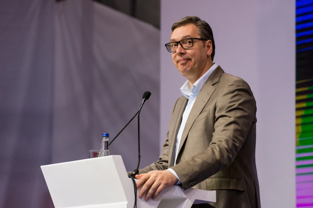 Prezydent Serbii Aleksandar Vučić poinformował, że w czasie rozmowy telefonicznej z Władimirem Putinem uzgodnił nowy trzyletni kontrakt na dostawy rosyjskiego gazu. Kreml w oświadczeniu przekazał natomiast, że podczas dyskusji obu przywódców, zdecydowano o zacieśnieniu współpracy.